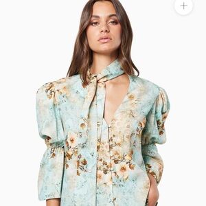 NWT Elliatt Overindulgence Blouse in Blue Multi Small $88